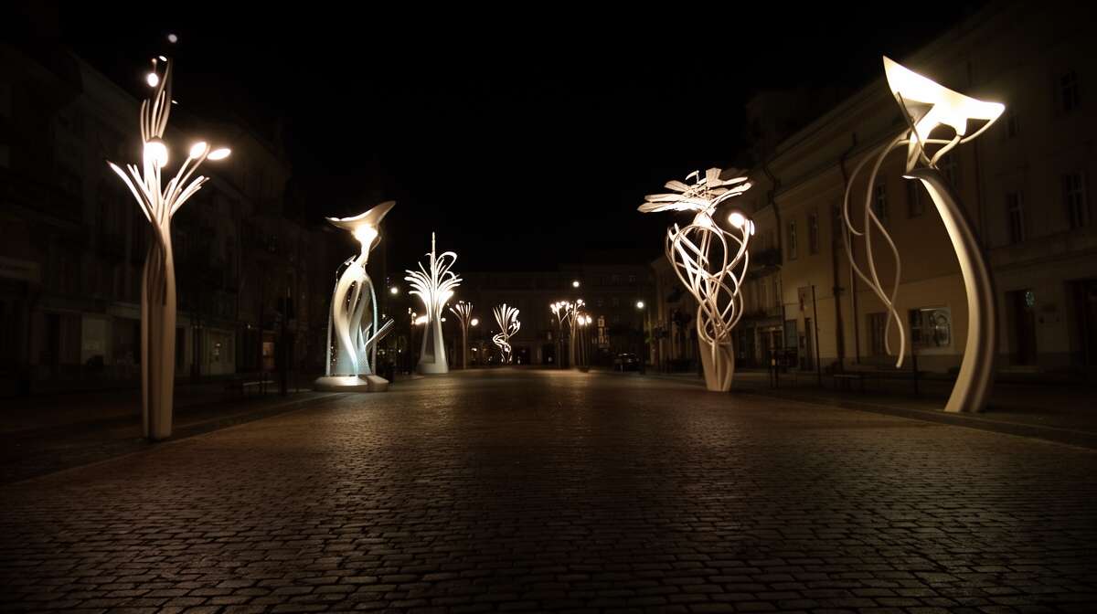 Lampadaires sculpturaux : quand l'art rencontre la lumière Lampadaires sculpturaux : quand l'art rencontre la lumière