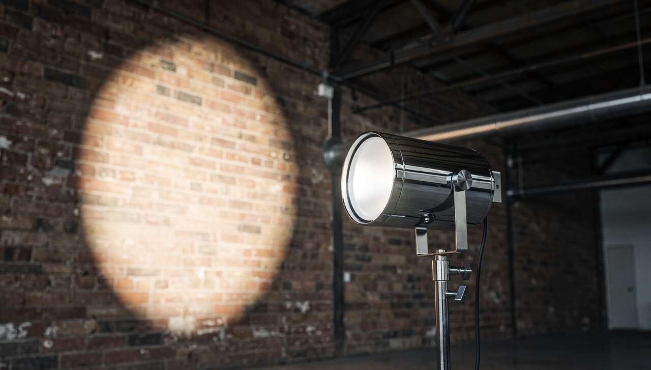 Spot chrome : l'atout déco d'un intérieur industriel